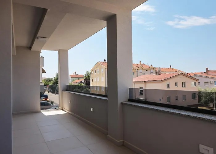 Diklo - Modern 2 Bedroom *