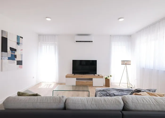 Diklo - Modern 2 Bedroom Appartamento