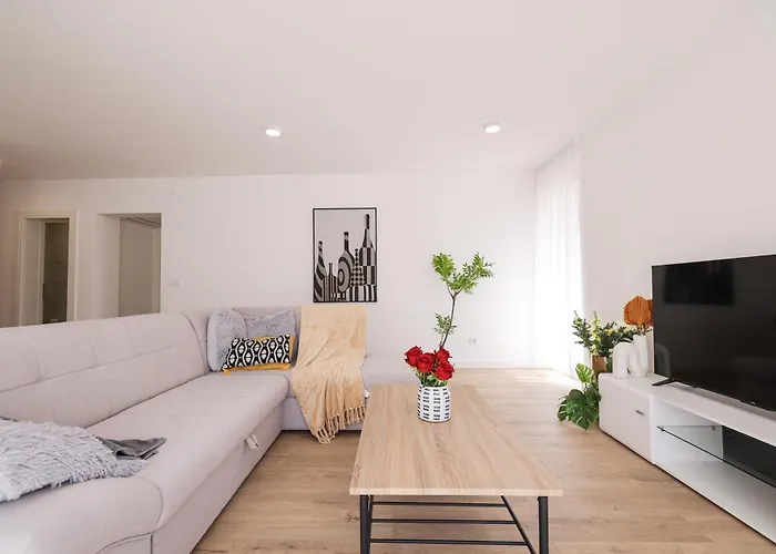 Diklo - Modern 2 Bedroom Apartment *