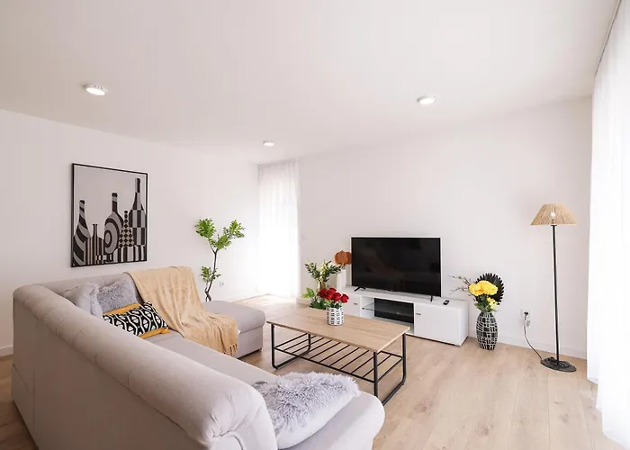 Diklo - Modern 2 Bedroom Apartment