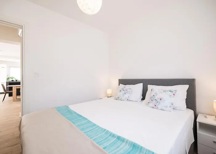 Diklo - Modern 2 Bedroom Apartment Zadar
