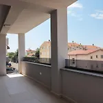 Diklo - Modern 2 Bedroom *