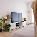 Διαμέρισμα Diklo - Modern 2 Bedroom *