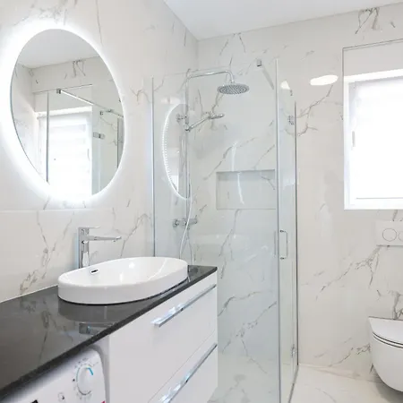 Diklo - Modern 2 Bedroom דירה *