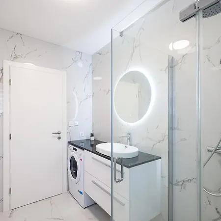 Diklo - Modern 2 Bedroom 아파트 자다르