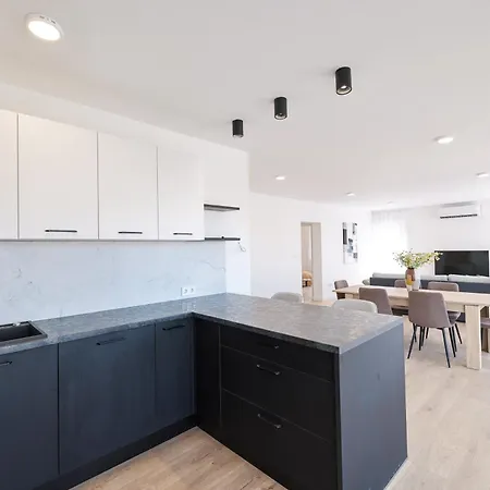 Diklo - Modern 2 Bedroom * 자다르