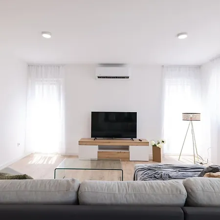 Diklo - Modern 2 Bedroom 아파트