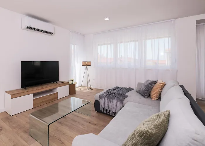 Diklo - Modern 2 Bedroom *