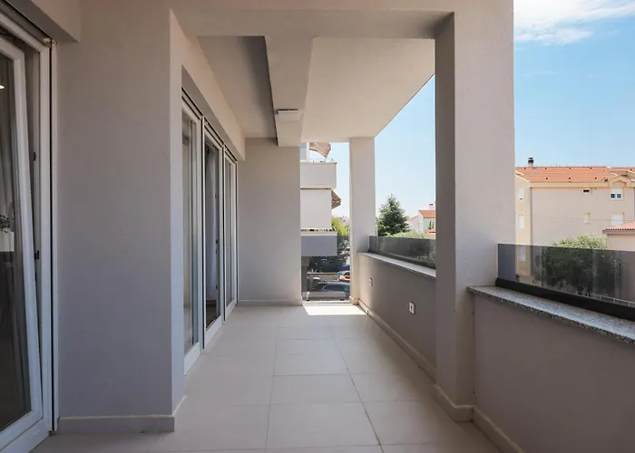 Diklo - Modern 2 Bedroom