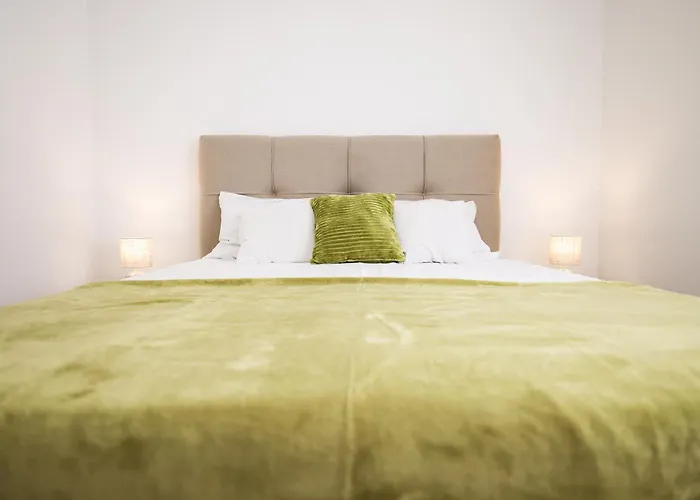 Diklo - Modern 2 Bedroom דירה *